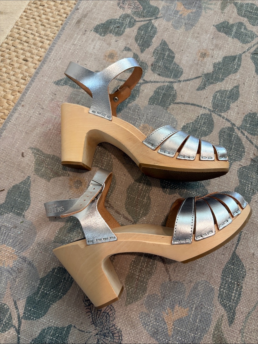 Swedish Hasbeens Metallic Silver Leather Clogs - Picture 3 of 4